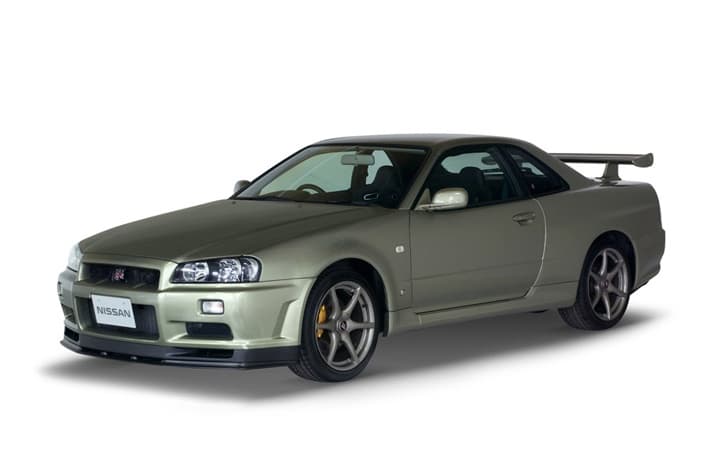 En 1999 debuta el GT-R (R34). Una de las principales diferencias respecto a sus antecesores fue la longitud, siendo más corto con una proyección frontal menor. El nuevo GT-R era también más liviano gracias al empleo de fibra de carbono en el difusor trasero y aluminio en el capó. Las versiones ofrecidas fueron el GT-R , el GT-R V.spec, GT-R V.spec II, el GT-R V.spec Nur, el R34 GT-R M-Spec y el R34 GT-R M-Spec Nur