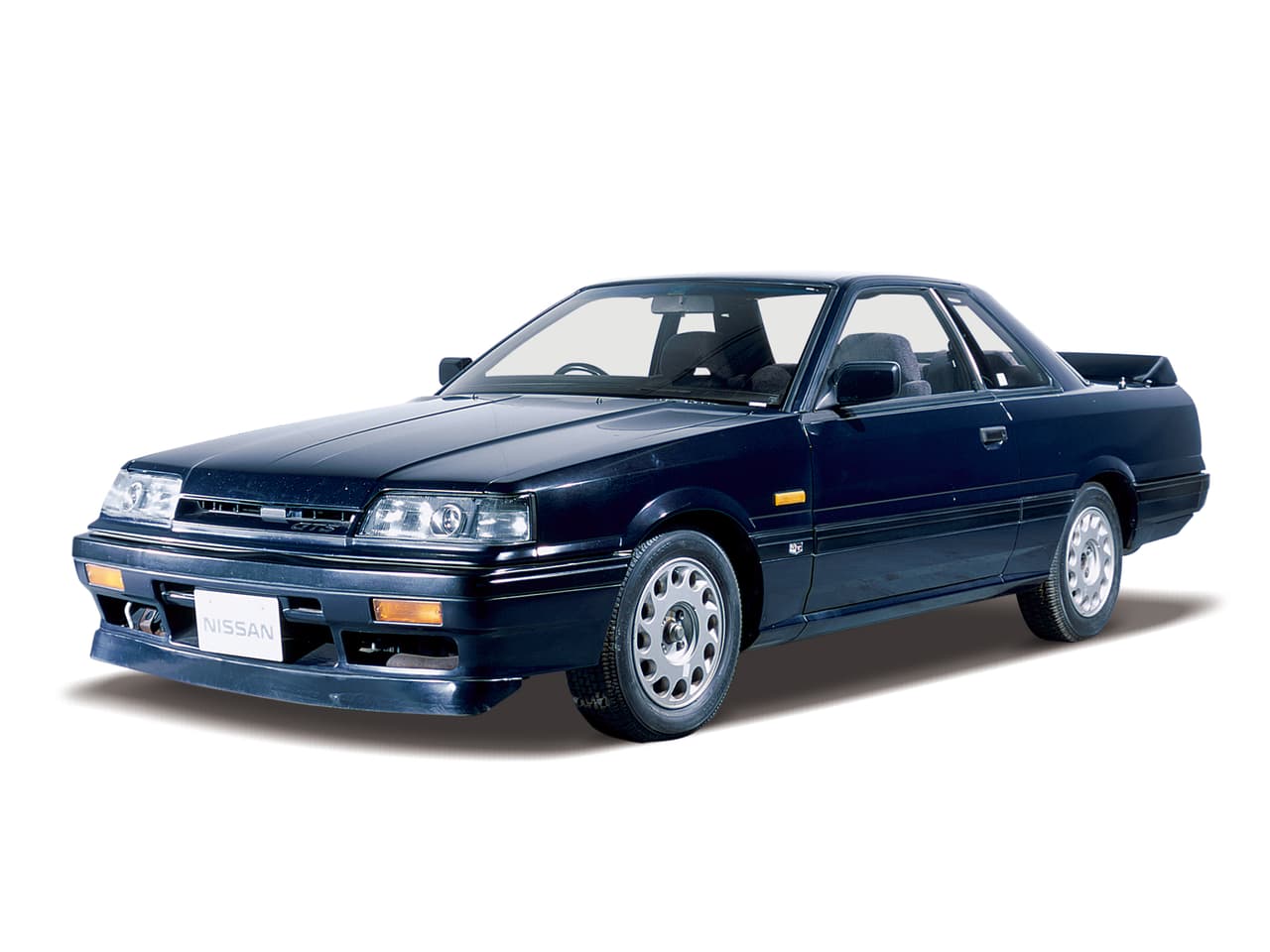 La séptima generación del GT-R fue seguida rápidamente por la llegada del Skyline 2000 GTS-R, una versión de 2 puertas que contaba con un motor de 6 cilindros en línea turboalimentado capaz de desarrollar 210 caballos de fuerza presagiando el eventual regreso del GT-R, lo que ocurriría tres años más tarde. La producción del GTS-R fue de sólo 800 unidades