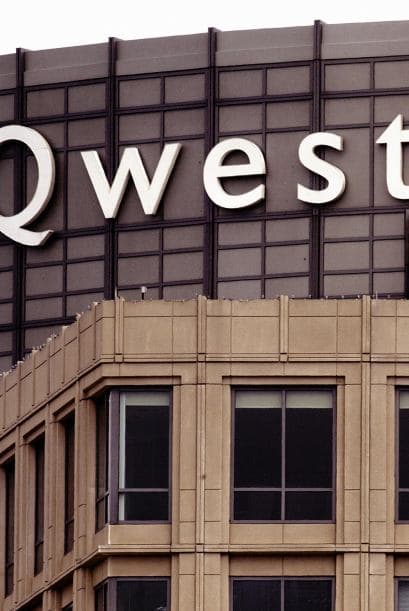 18. EDWARD MUELLER- A pesar de no ser uno de los mayores incrementos, la compañía Qwest Communications aumentó en 12% el salario anual de Mueller, $13,446,399.