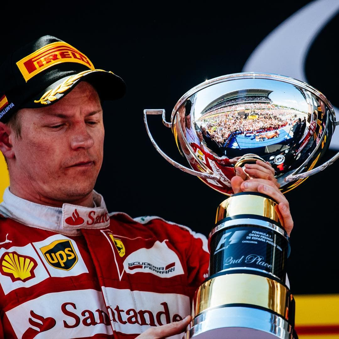 Kimi Raikkonen es uno de los pilotos más carismáticos de la categoría. Pese a su rostro serio como marca registada, el finlandés mostró históricamente un estilo desfachatado y adepto a un estilo de vida al límite. Es el piloto más veterano de la grilla con 37 años, en México alcanzará las 250 presencias. Obtuvo 20 victorias y un título mundial con Ferrari en 2007.