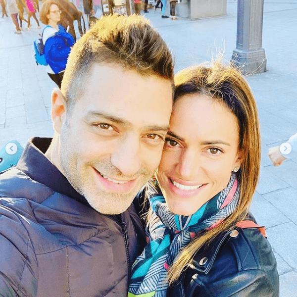 De acuerdo con 
<b><a href="https://peopleenespanol.com/article/ari-borovoy-se-casa-con-arlett-kalach/" target="_blank">People en Español</a></b>, Ari Borovoy y Arlette Kalach se casaron por el rito judío en enero de 2011, en la Ciudad de México.