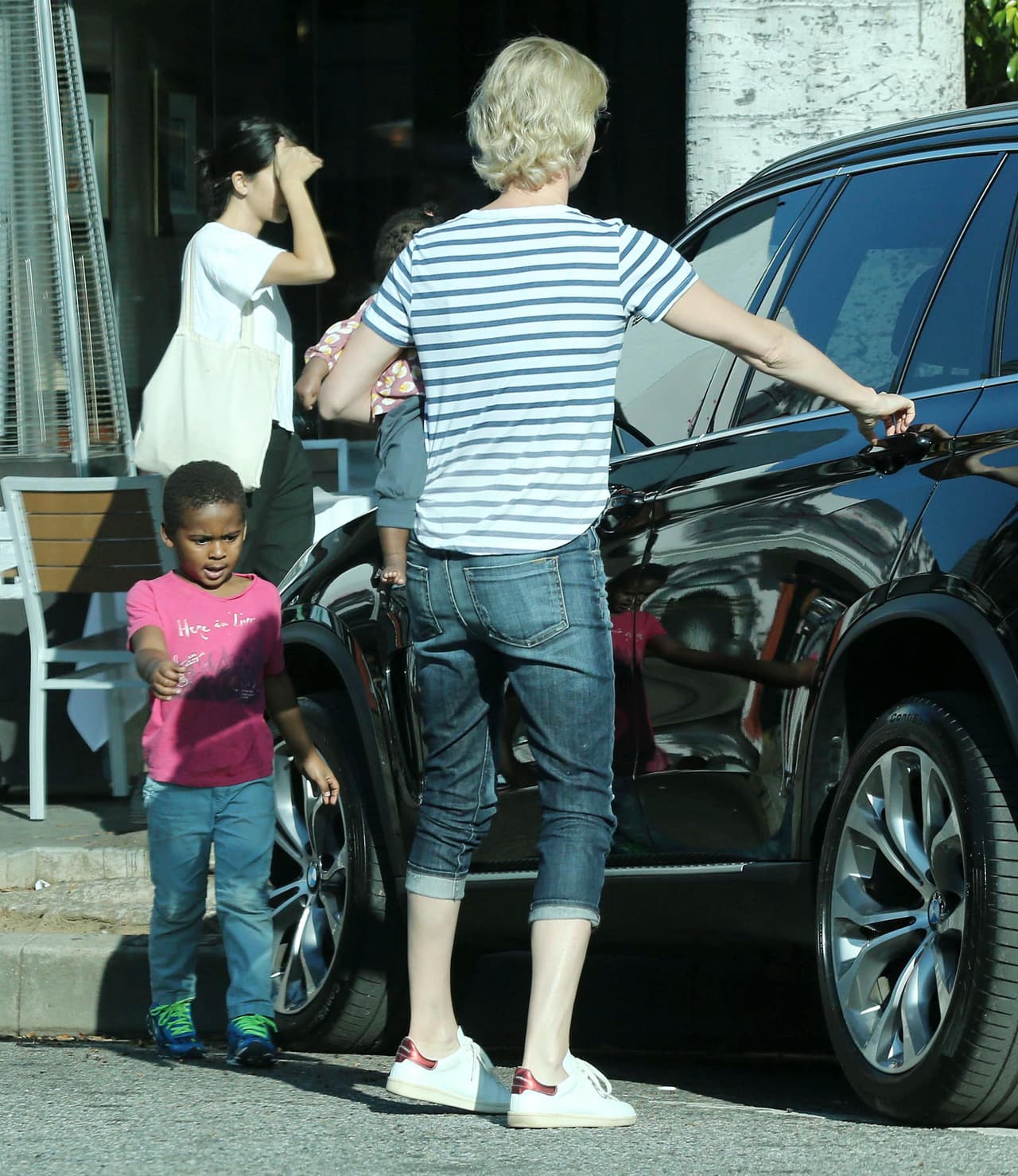 Aún así Charlize nos encanta en su papel de mami.
