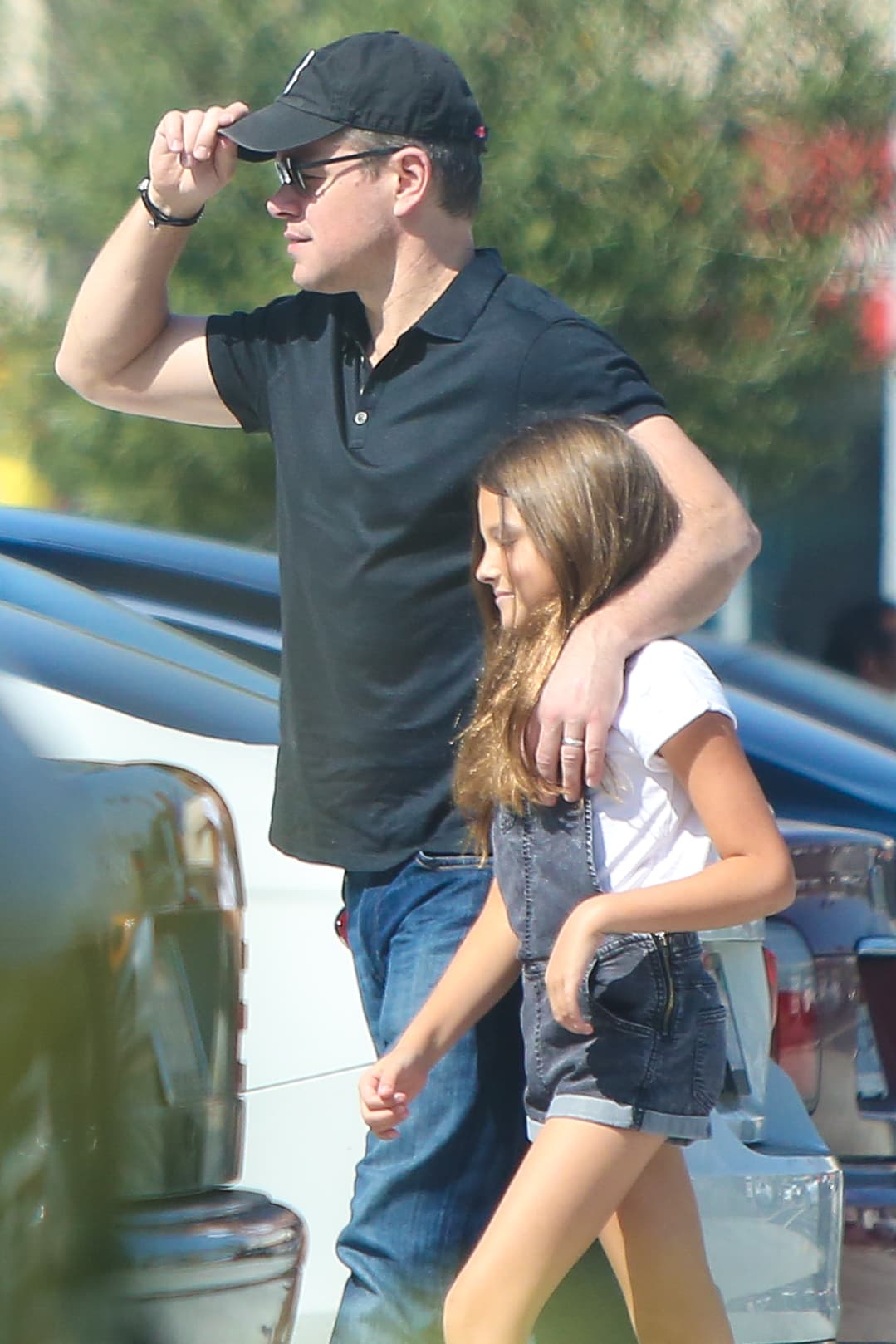 Hasta en jeans se ve papacito.