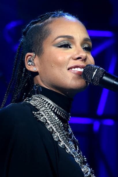 Sólo déjalas ser, tal como las luce Alicia Keys.