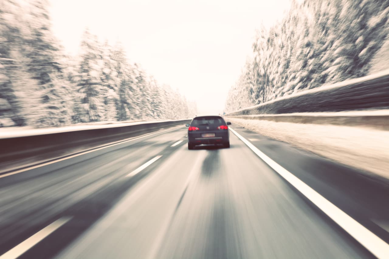 <b>El lugar donde se conduce </b>
<br>La geografía de la zona donde se conduce el carro influye de manera significativa. Conducir en una ciudad plana es muy diferente a hacerlo en una zona montañosa, con caminos sinuosos. Si la zona donde conduces con frecuencia tiene muchas pendientes, es seguro que los frenos se desgastarán más rápido.