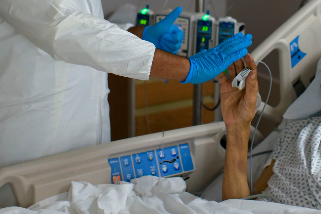 Los inmigrantes pueden ayudar a abordar la escasez de trabajadores en el cuidado de salud