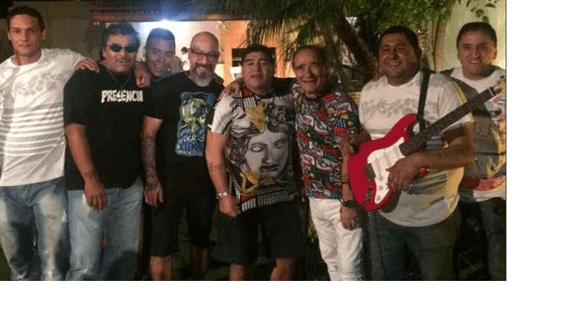 Diego Maradona festejó Navidad bailando