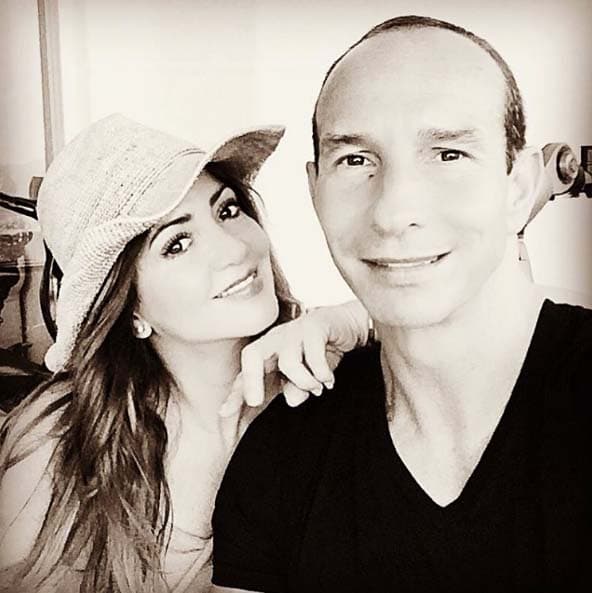 También agradeció la historia que han escrito juntos a lo largo de 20 años de relación.
<br>