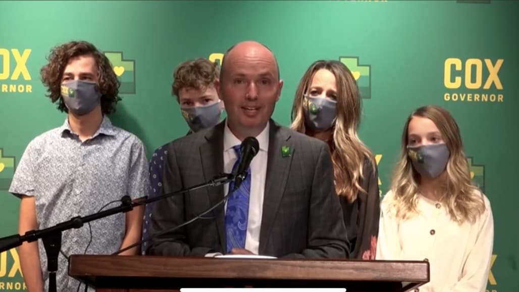 Spencer Cox se compromete a ser el "gobernador del pueblo"