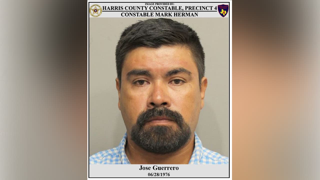 En la misma casa fue también arrestado José Guerrero de 43 años como presunto responsable de proporcionar bebidas alcohólicas a los jóvenes. Todos ellos fueron remitidos a la cárcel del condado Harris.