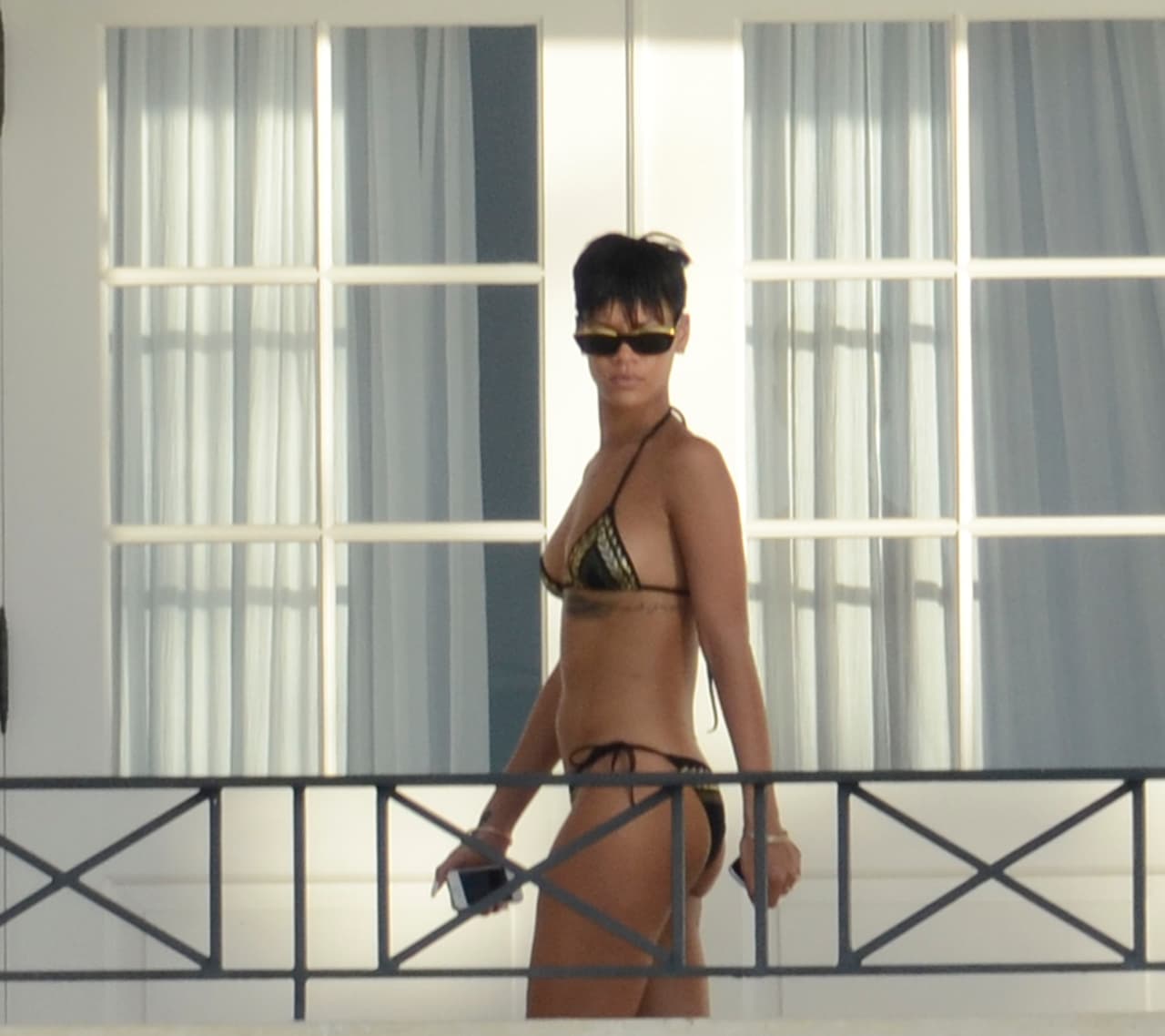 Tiene sus encantos chiquitos, pero bien que alborota.