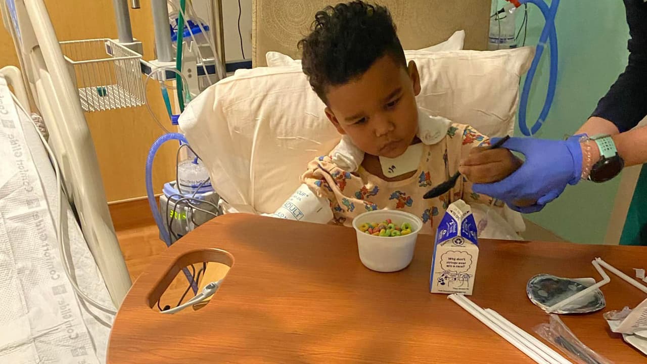 "En Año Nuevo tenía los ojos muy rojos, no podía comer o tomar nada, tenía fiebre y no se le bajaba, lo llevé a emergencia otra vez y empeoró", cuenta la madre.