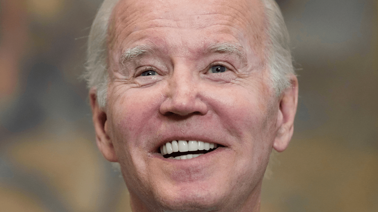 <h2 class="cms-H2-H2">Joe Biden, presidente</h2>
<br>"Sheila Jackson Lee fue una gran estadounidense. Tuve el honor de trabajar con ella durante sus casi 30 años en el Congreso. Sin importar el tema, desde lograr justicia racial hasta construir una economía para los trabajadores, su liderazgo fue implacable.
<br>
<br>Siempre valiente, le dijo la verdad al poder y representó el poder de la gente de su distrito en Houston con dignidad y gracia.
<br>
<br>Que Dios bendiga a nuestra amiga, Sheila Jackson Lee."