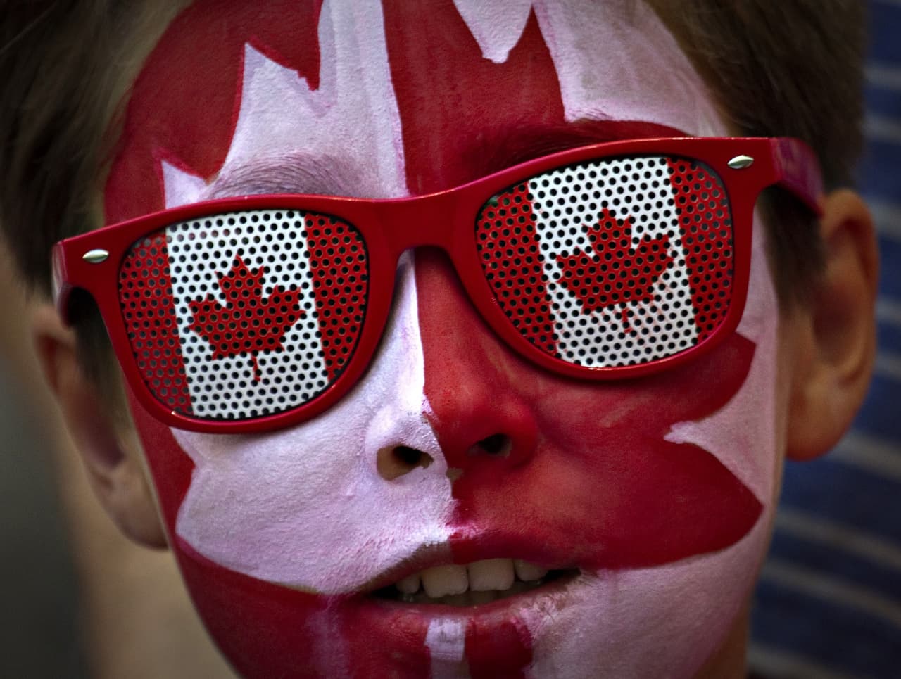 CANADÁ- Los canadienses futboleros no dudarán en portar este atuendo el día del partido.