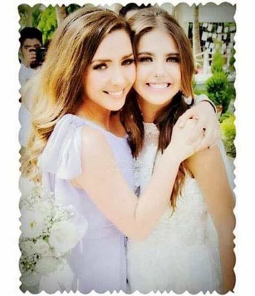 Ari pudo compartir la felicidad con su gran amiga.