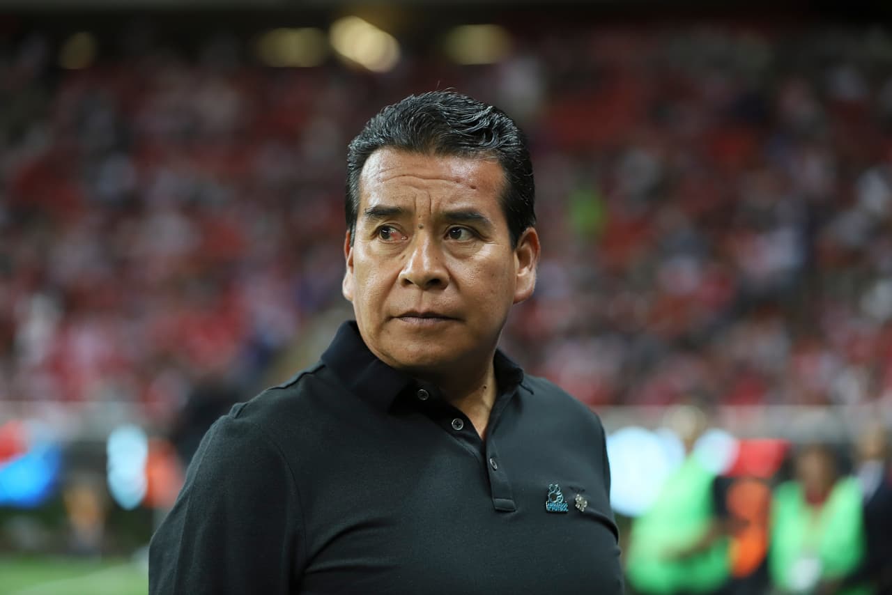 Alberto Coyote debutó con derrota como técnico interino de Chivas, que con 15 puntos está lejos de la Liguilla y sigue comprometido en la tabla de cocientes para el Apertura 2019. Su próximo juego será ante Monarcas como visitante.