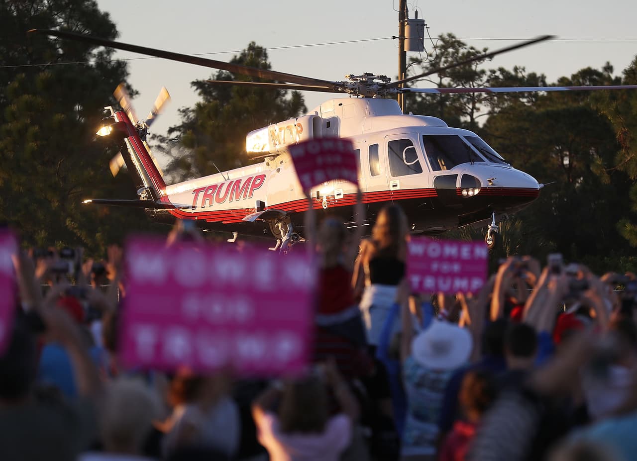 De hecho, Trump usó esta unidad con bastante frecuencia durante su campaña presidencial y también hizo varias apariciones en el show de televisión 
<i>The Apprentice</i>.