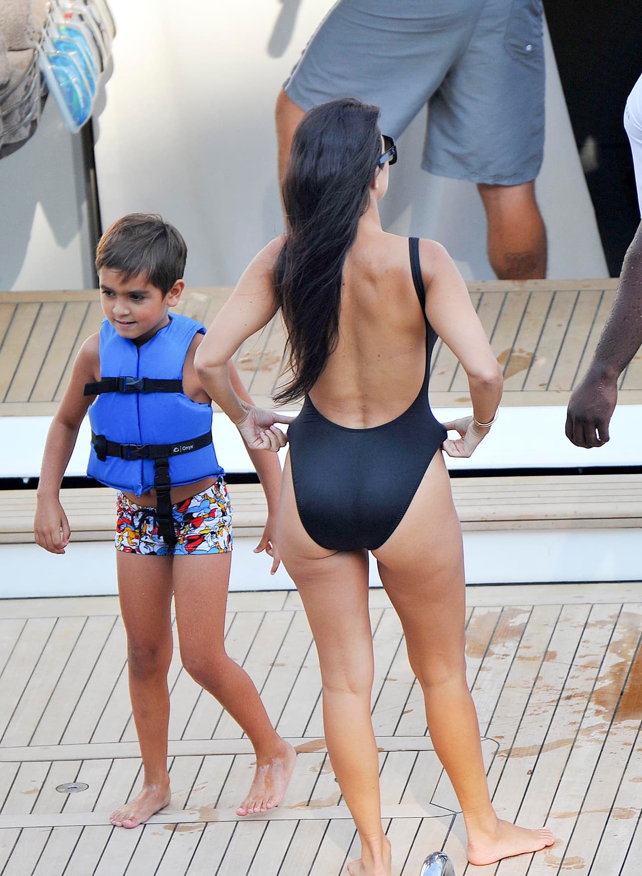 Mason listo para entrar al agua.