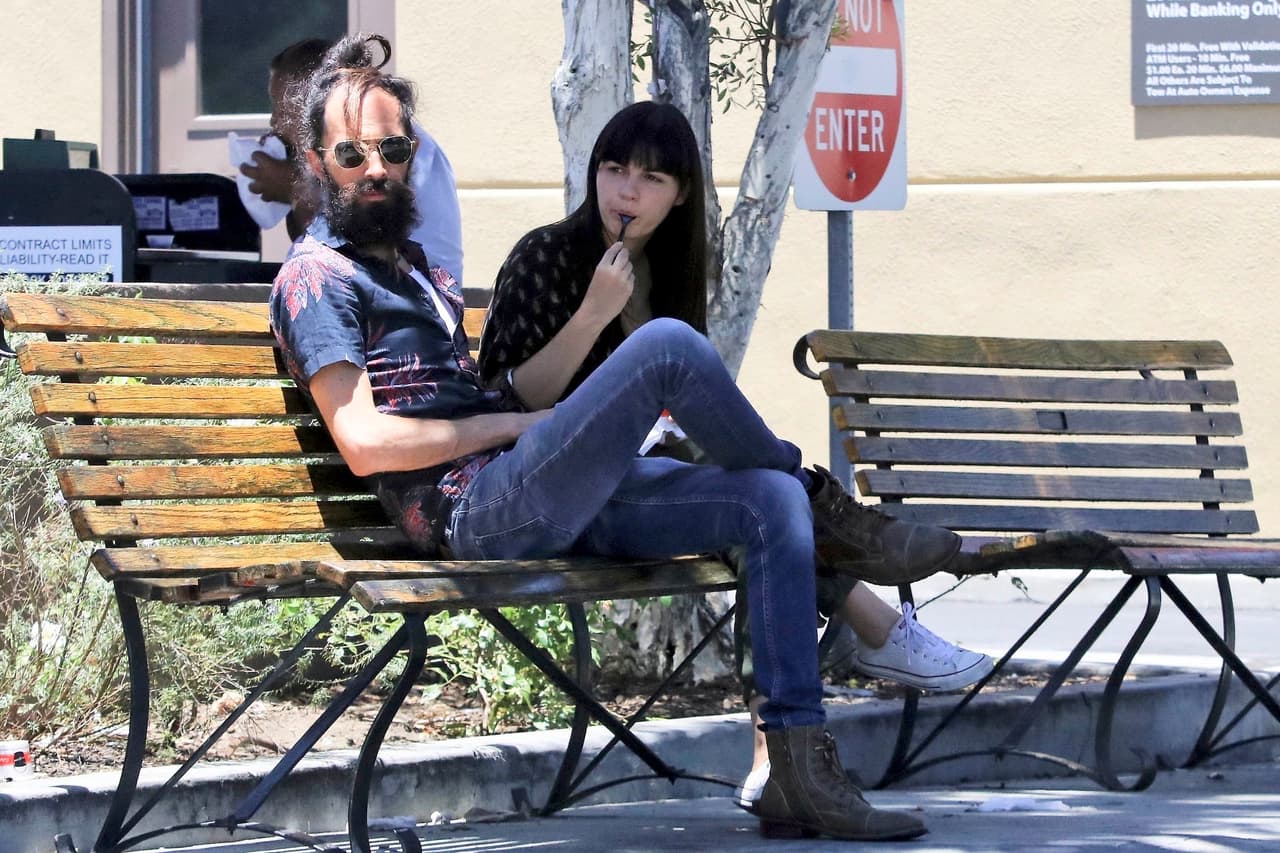 El abogado señaló que hicieron una 
<b>investigación para descubrir a los presuntos culpables</b> de dar la información a la revista de espectáculos.
<br>