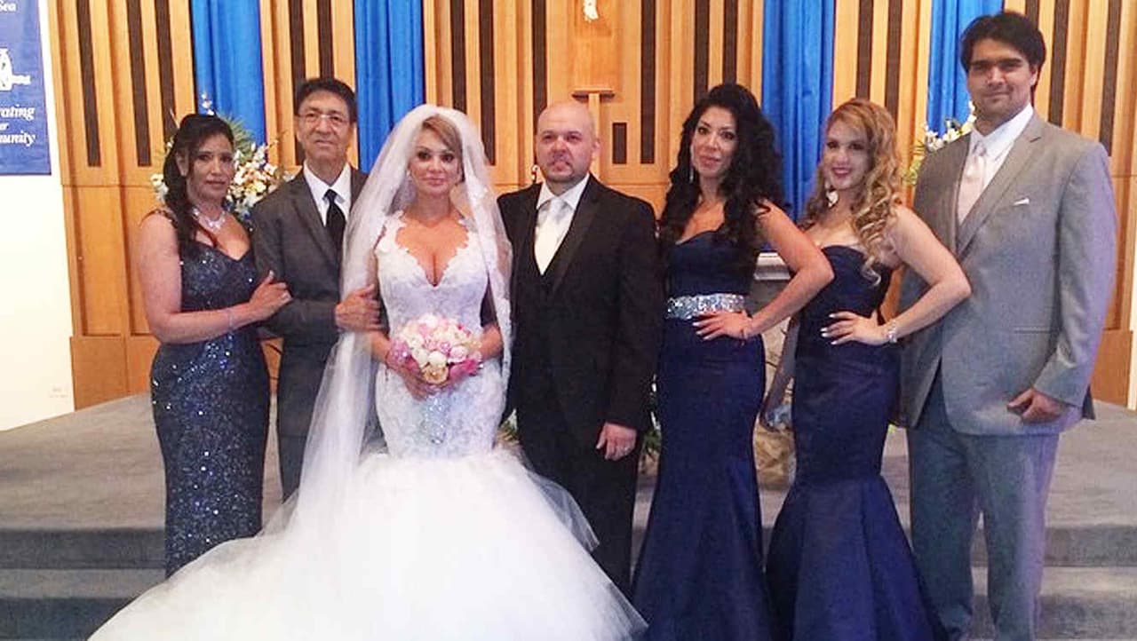 La boda se realizó en la iglesia en la que hizo su primera comunión y velaron a su mamá.