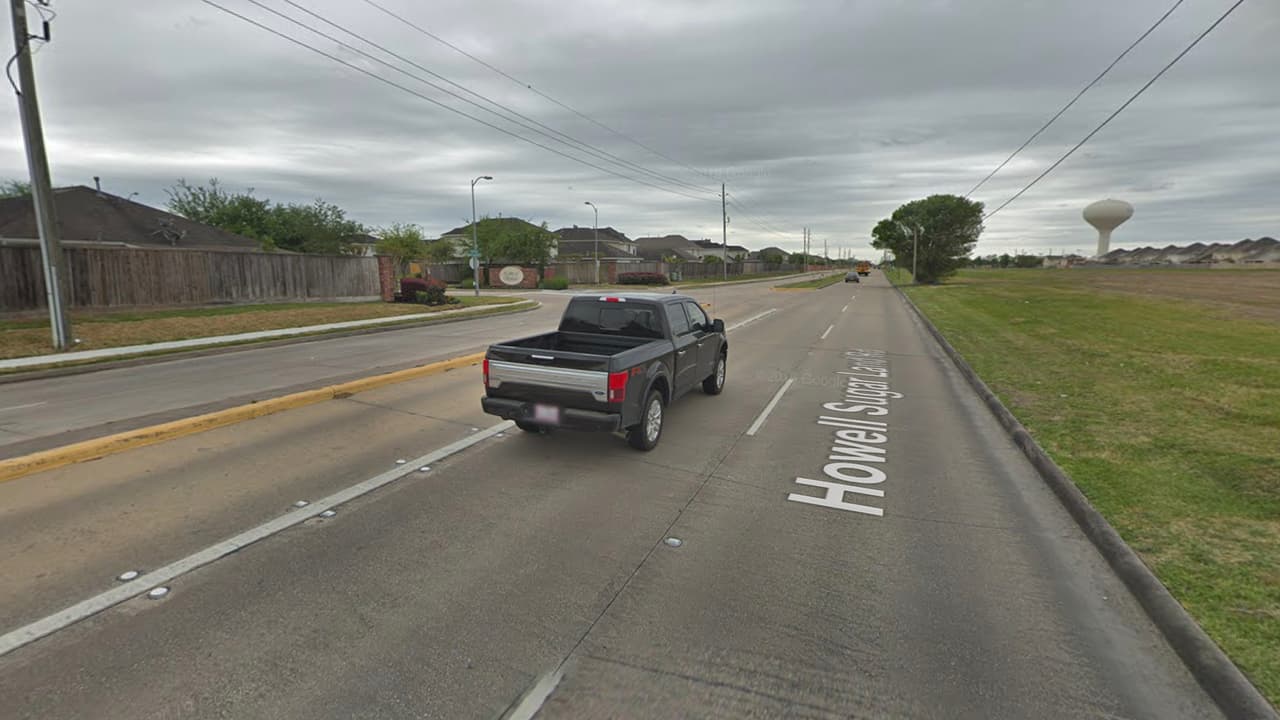 Un hombre muere al ser atropellado por dos vehículos al suroeste de Houston