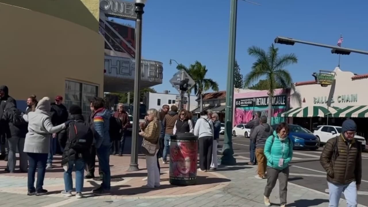 Playas vacías y chocolate caliente: Así fue el domingo en Miami Beach