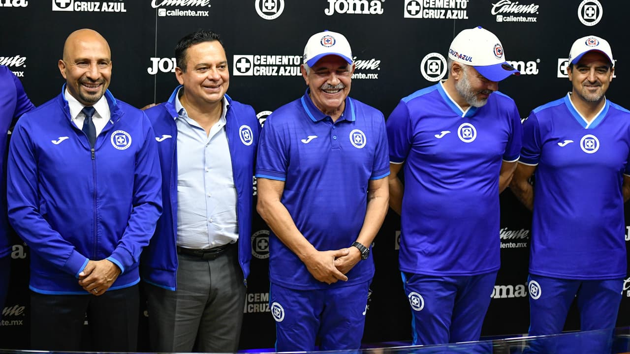Cruz Azul presenta su nuevo organigrama con Óscar Pérez y Tuca Ferretti
