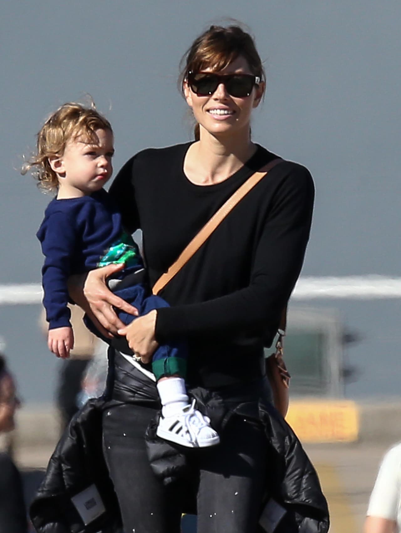 En otra ocasión, feliz con su nene Silas.