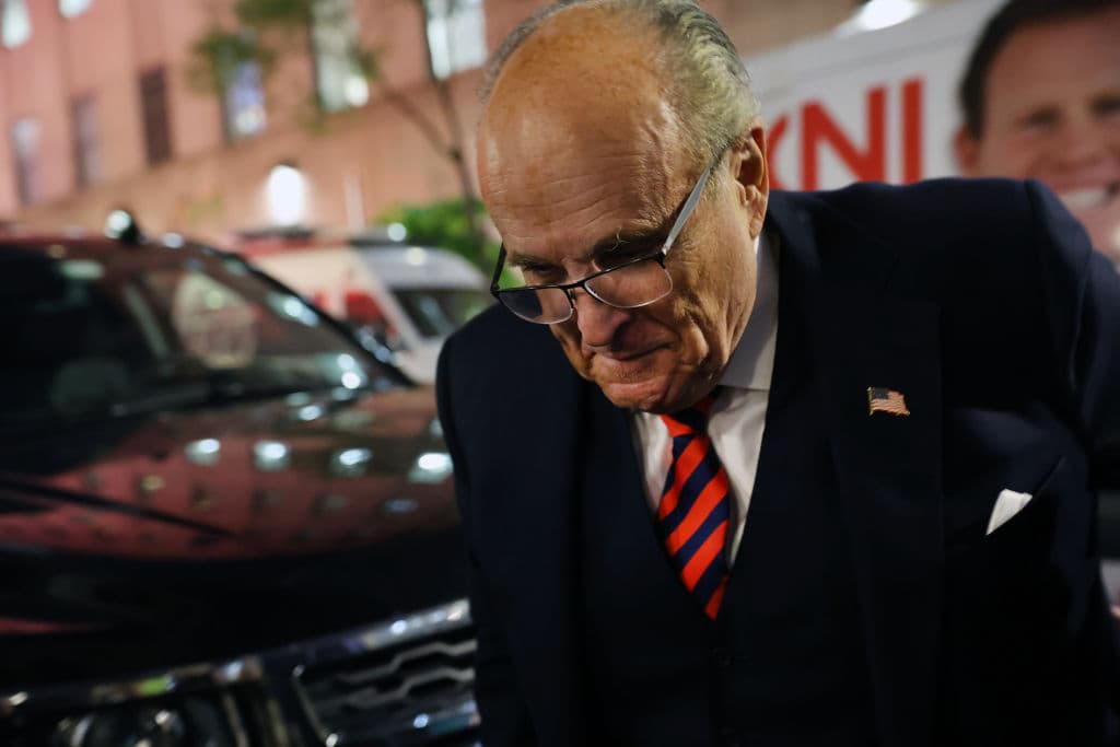 La caída en desgracia de Rudy Giuliani, de acusador a acusado con la ley RICO

Ley RICO y el boomerang para Rudy Giuliani, de fiscal a acusado