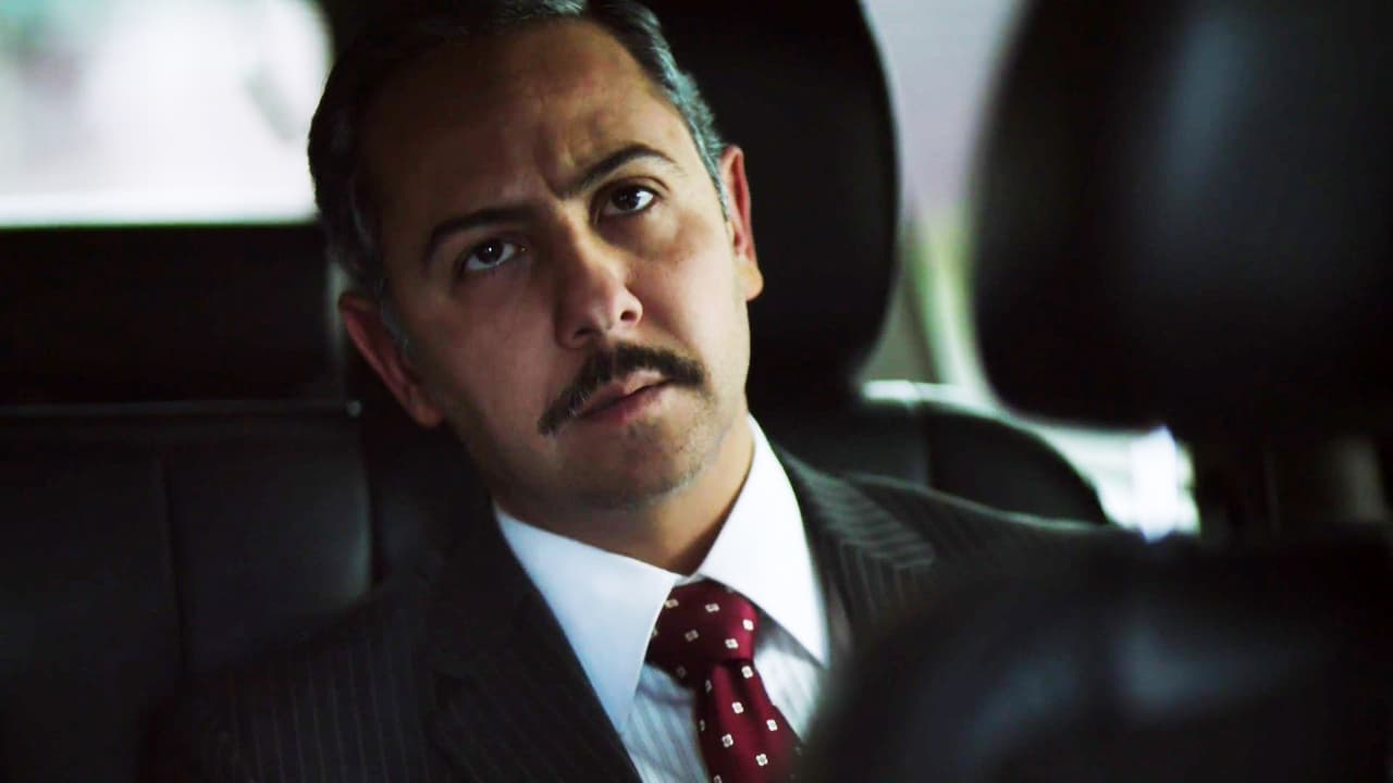 Así que ordenó secuestar a 
<b><a href="https://www.univision.com/series/el-chapo/humberto-busto-es-don-sol-en-el-chapo">'Don Sol'</a></b>, quien no se esperaba un movimiento tan violento de su exsocio.