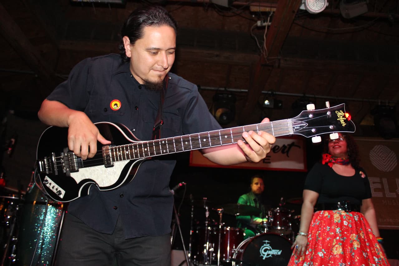 La banda México-Americana ofreció un concierto en el "Last Concert Café” como parte de la gira promocional de su nuevo disco titulado Buenaventura.