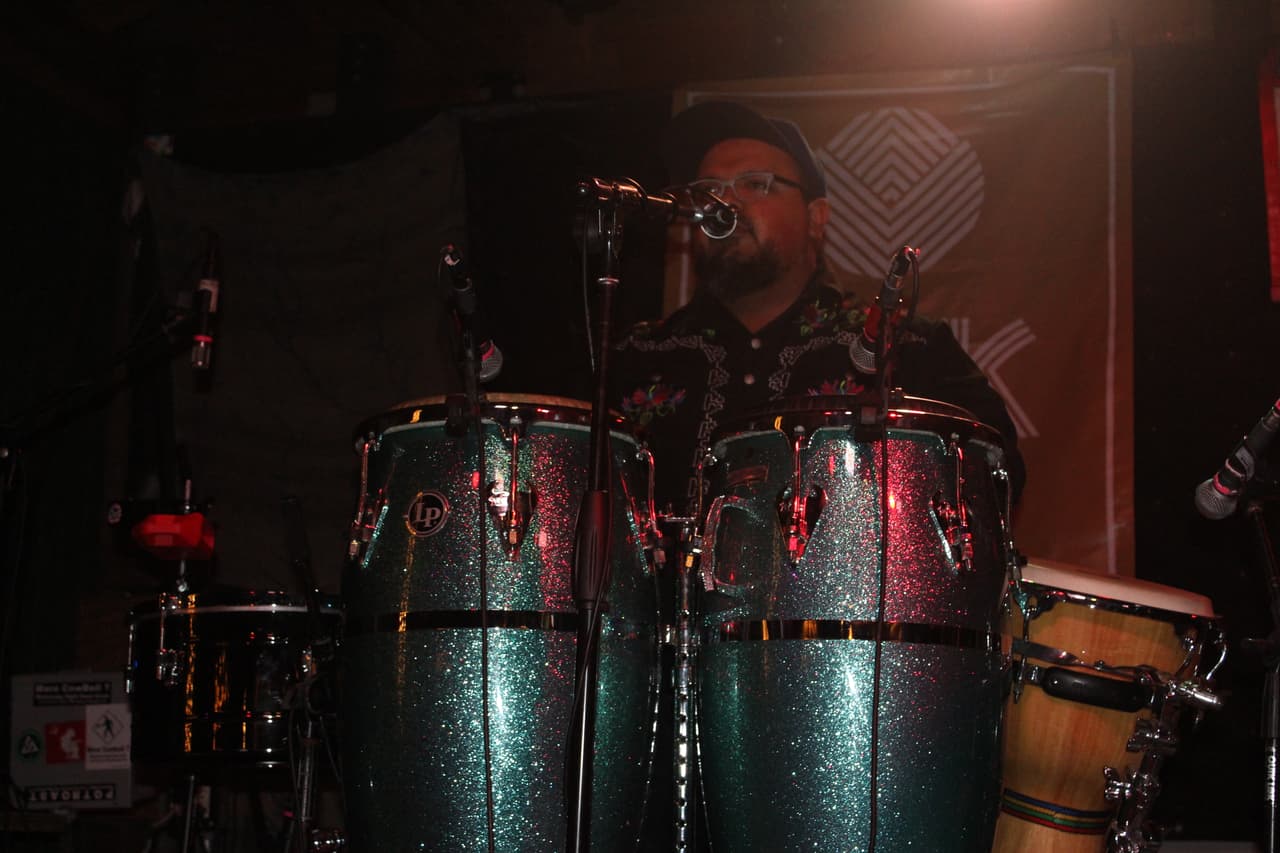 La banda México-Americana ofreció un concierto en el "Last Concert Café” como parte de la gira promocional de su nuevo disco titulado Buenaventura.