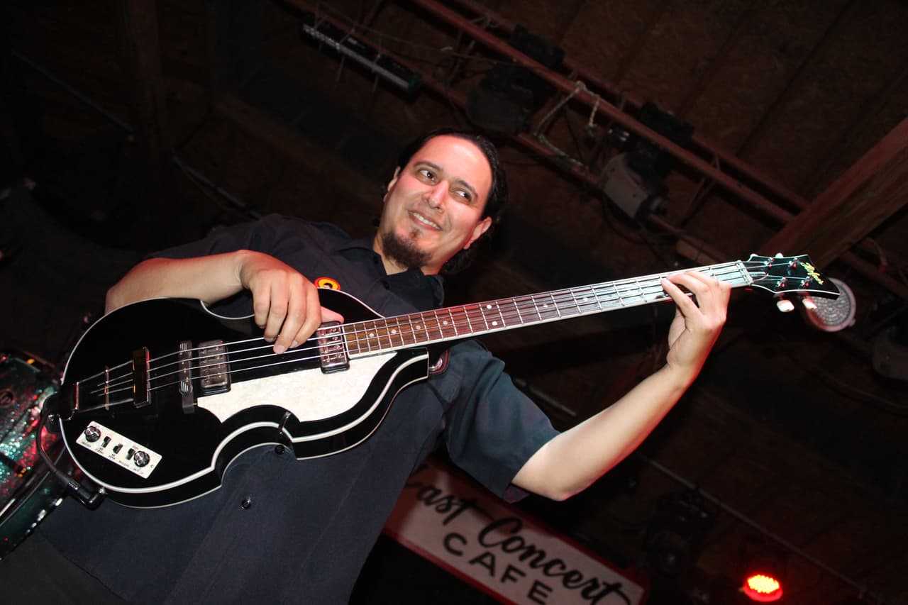 La banda México-Americana ofreció un concierto en el "Last Concert Café” como parte de la gira promocional de su nuevo disco titulado Buenaventura.