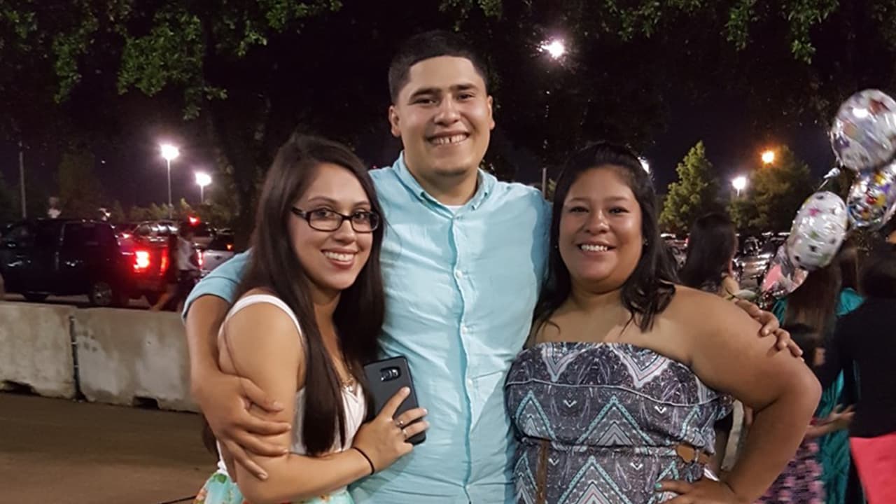 Rico Hernández habló con
<b><a href="https://www.univision.com/local/houston-kxln/">Univision 45</a></b> y asegura que las cosas pasaron muy rápido y hasta el momento no logra asimilar lo que le ocurrió a su esposa, de 27 años.