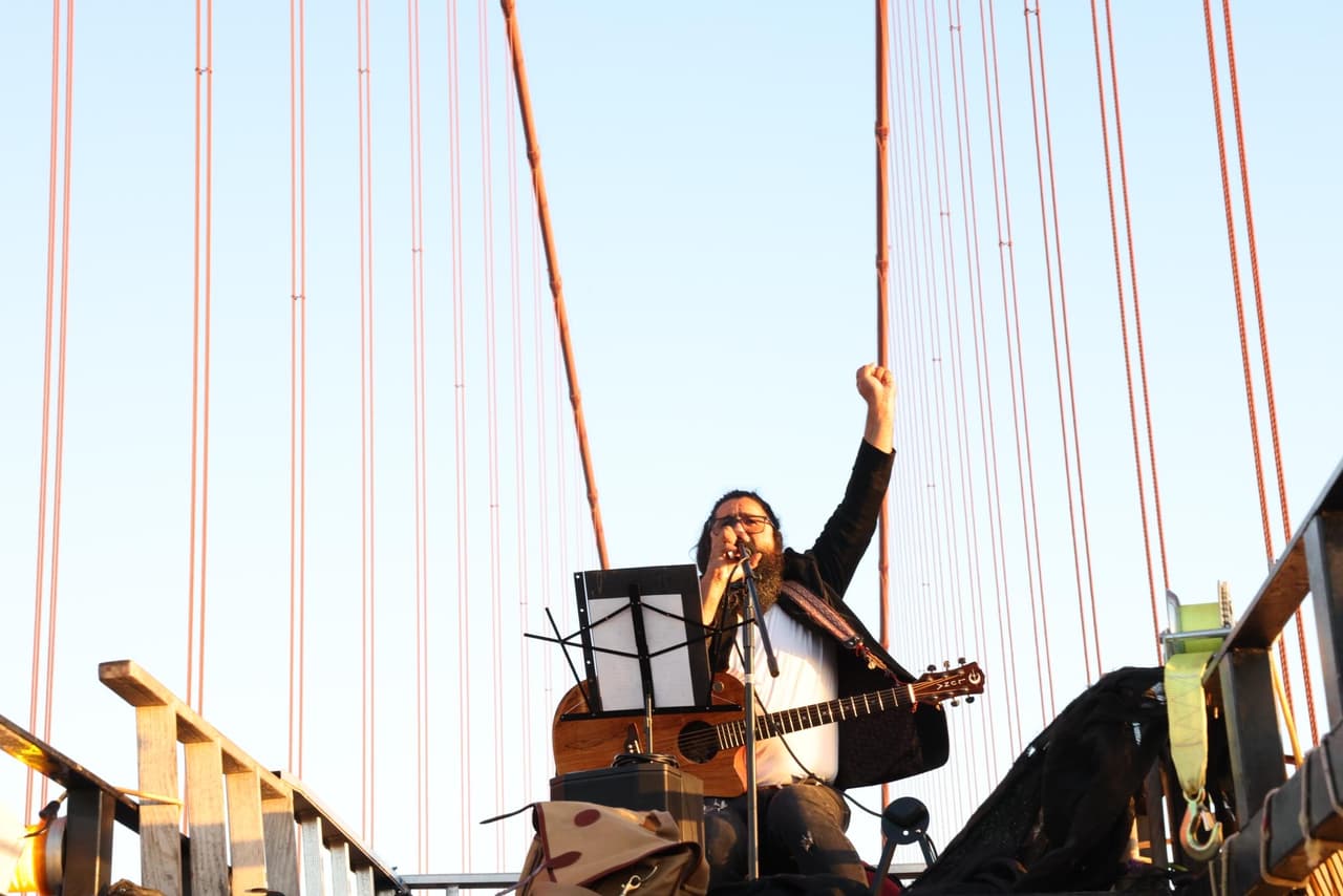 Los activistas acusaron a los legisladores de ambos partidos de beneficiarse de "la explotación de indocumentados", quienes cada año pagan $120,000 millones en impuestos locales, federales y estatales.