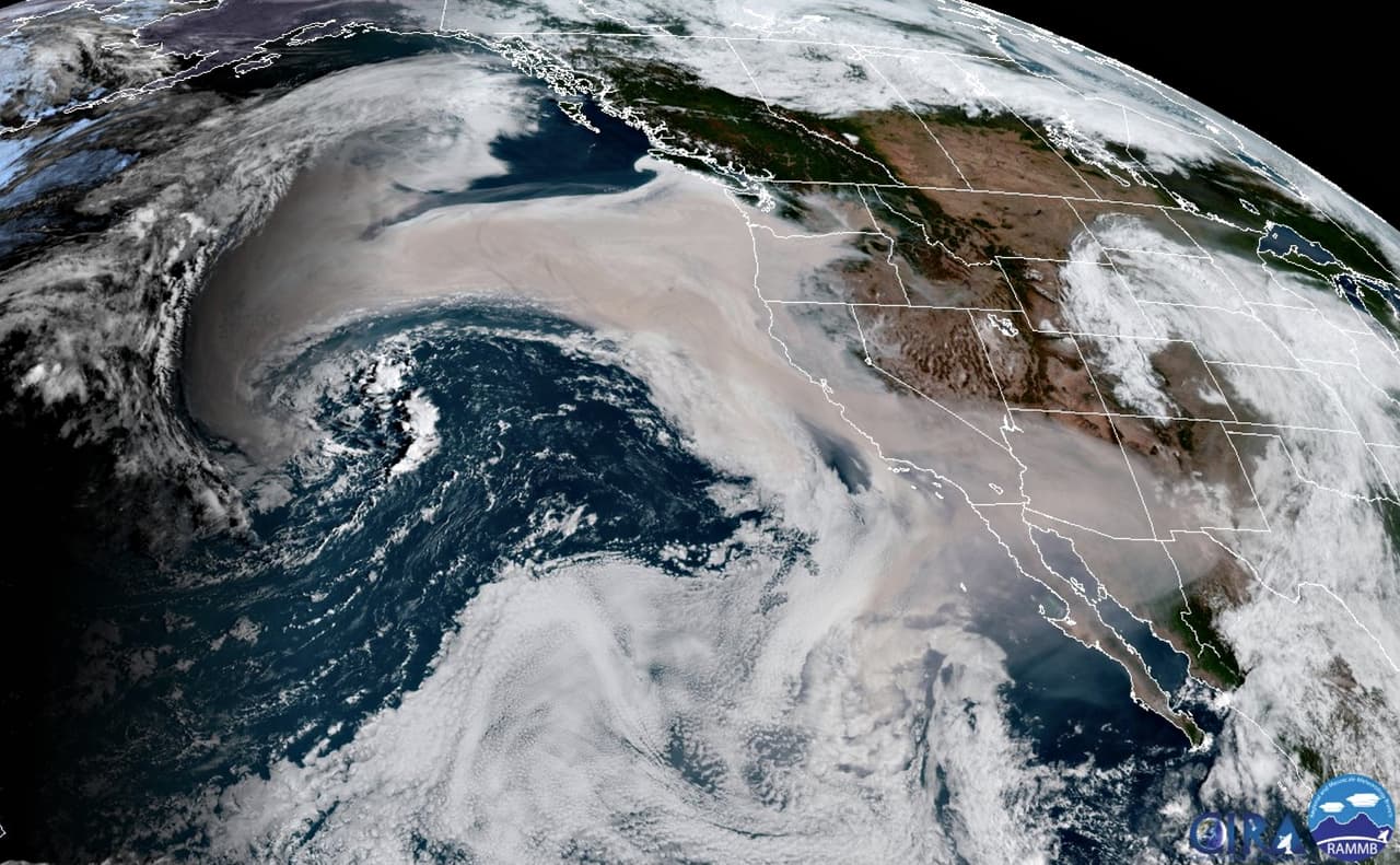 La mayor amenaza para la salud proviene de unas partículas diminutas conocidas como PM 2.5 que, aunque resultan invisibles a los ojos, pueden viajar hasta los pulmones e incluso entrar al torrente sanguíneo.