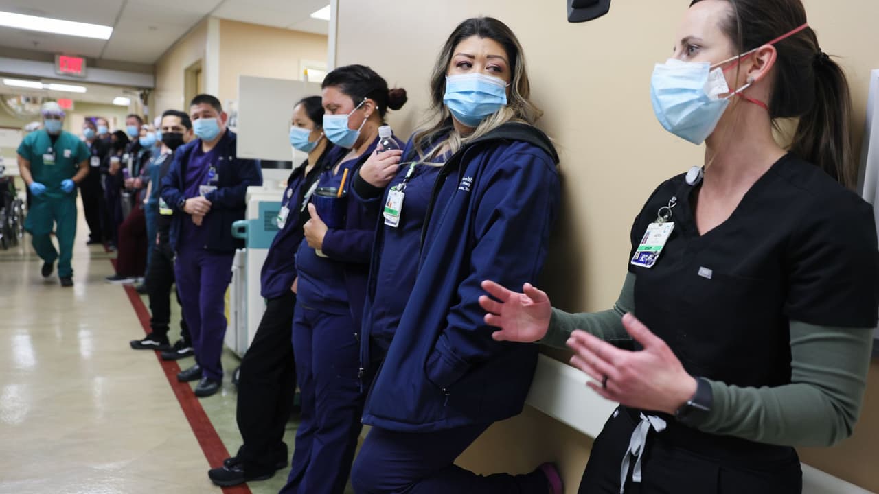 Suman 60 contagios por brote de coronavirus que inició en Navidad en un hospital de Kaiser