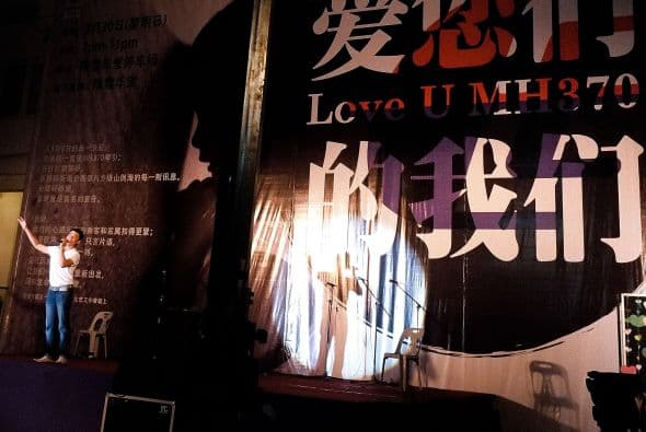 Ciudadanos de Malasia y familiares de los pasajeros del vuelo MH370 recordaron a sus seres queridos.