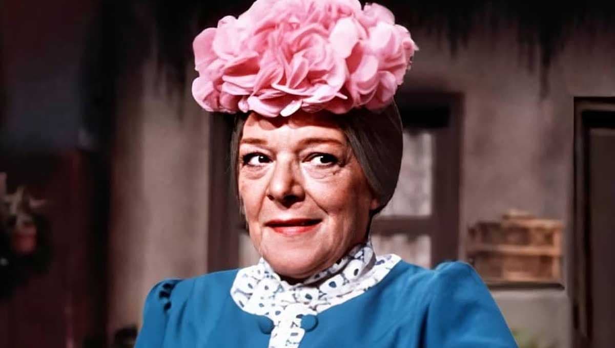 El conmovedor mensaje de un fan en la tumba de 'La Bruja del 71'