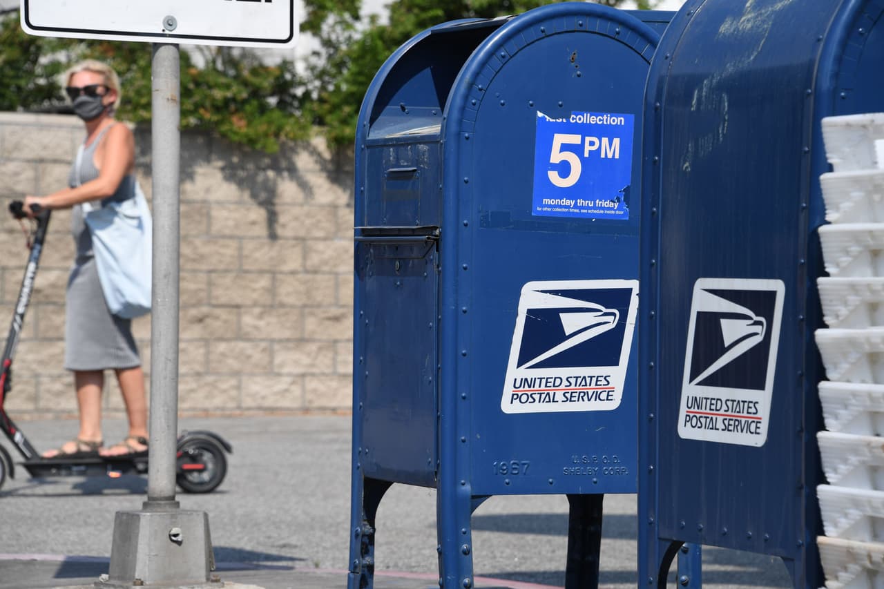 Peck consideró que se está difundiendo mucha información errónea en la temporada electoral, por lo que ella quería aclarar lo que estaba pasando. Además citó un artículo de Daily News que da cuenta de asaltos a buzones de correo en el Valle Central de California.
<br>