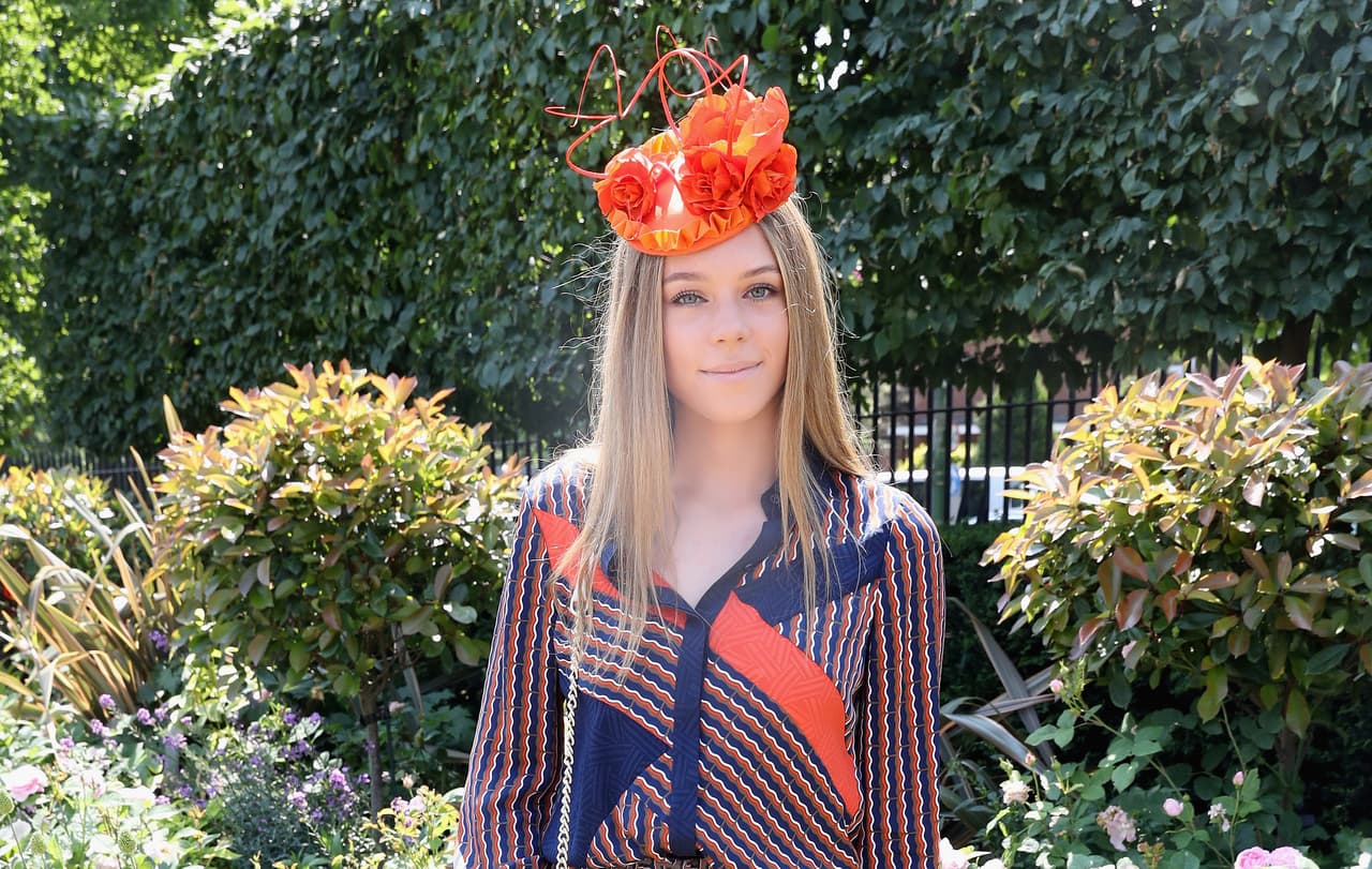 Los jóvenes ingleses viven como propia una tradición tan larga como la vida de la realeza.