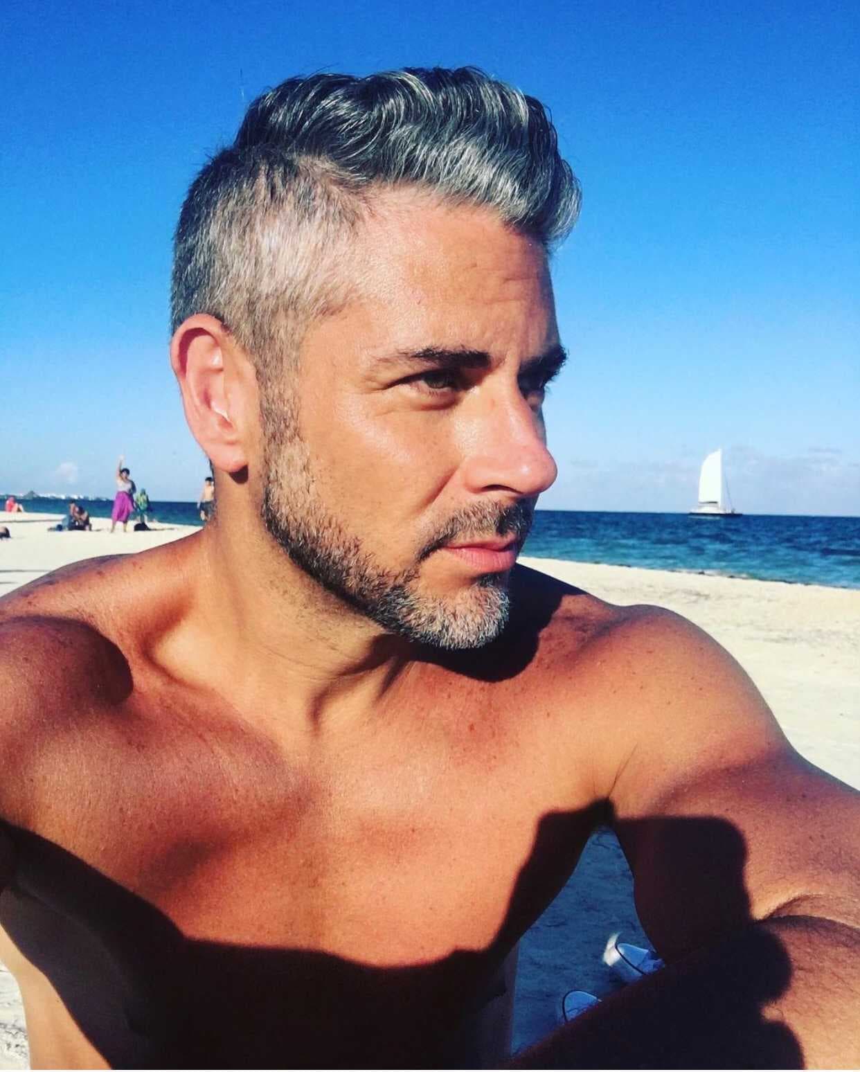 Otros de los proyectos en los que se ha involucrado son episodios de
<b> La Rosa de Guadalupe</b> y 
<b>Como Dice el Dicho</b>. 
<br>