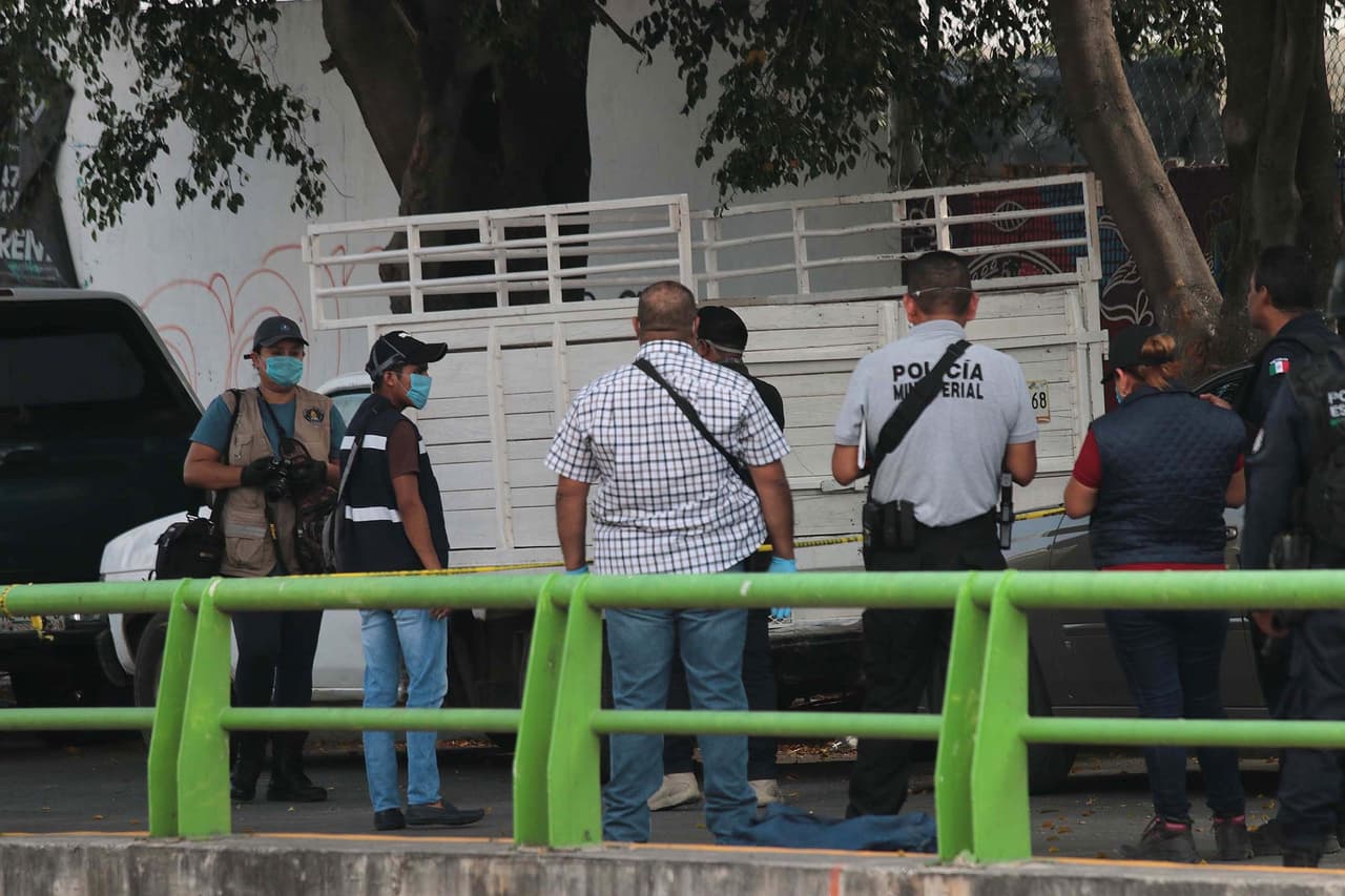 Hallan ocho cadáveres abandonados dentro de un vehículo en sur de México