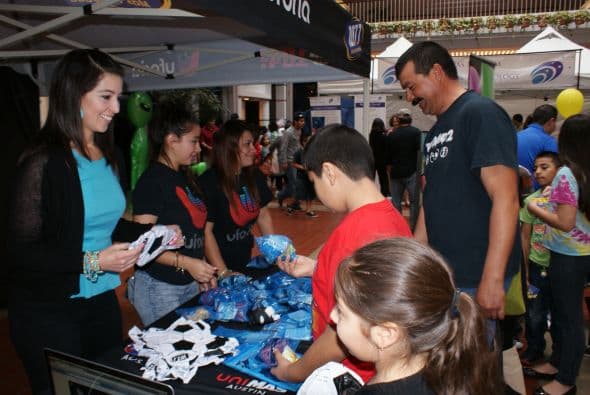 Miles se dieron cita a la octava edición de la Feria Para Aprender, en donde la comunidad hispana recibió información sobre educación en todos los niveles.