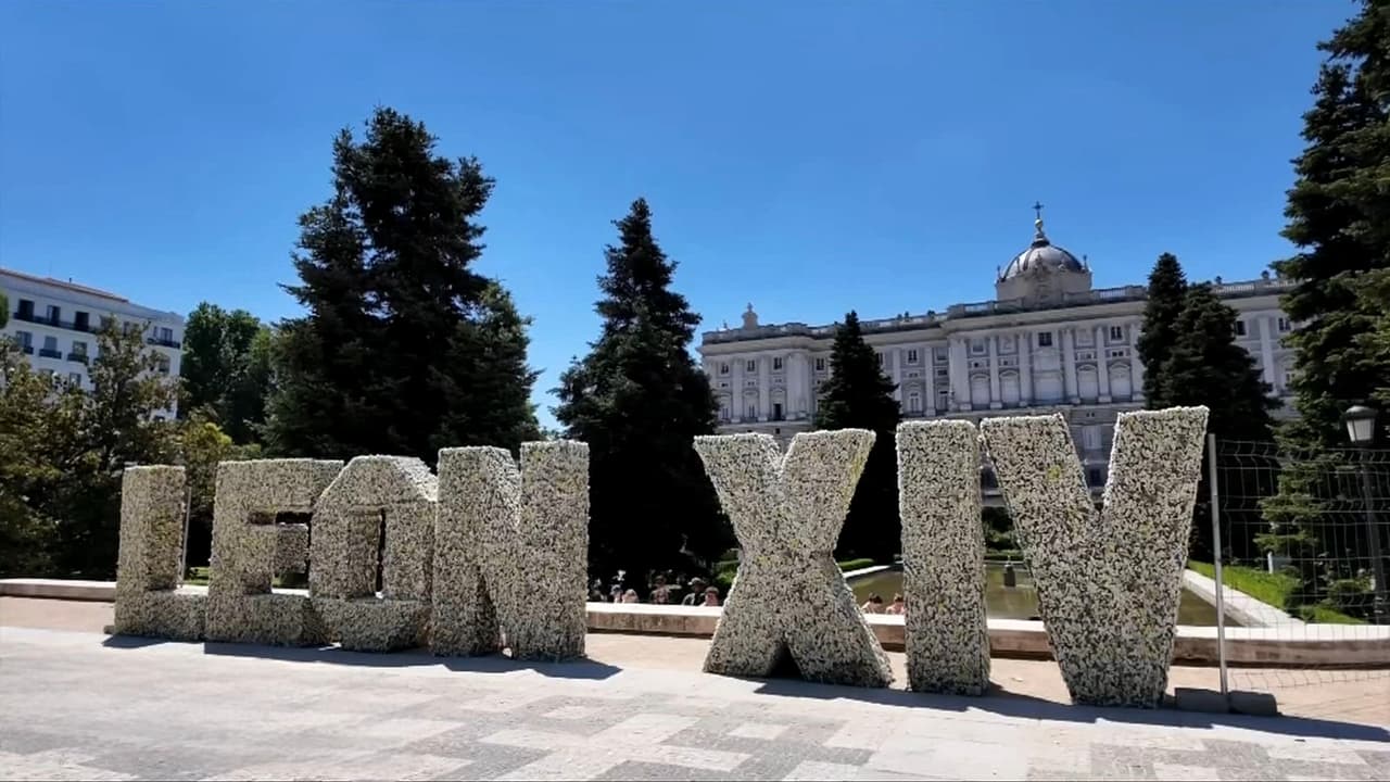 Fervor católico en Madrid: Latinos atraviesan el océano para recibir al Papa León XIV en España