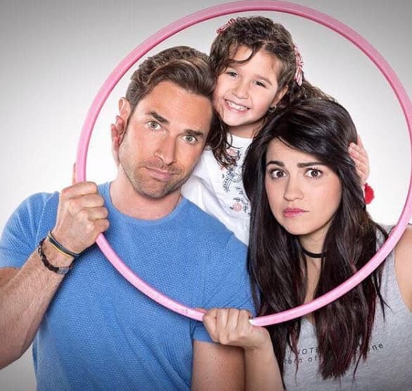 Regina tiene apenas 7 años pero comenzó su carrera trabajando junto a un elenco muy experimentado así que no sería raro verla construir una importante trayectoria en las telenovelas.