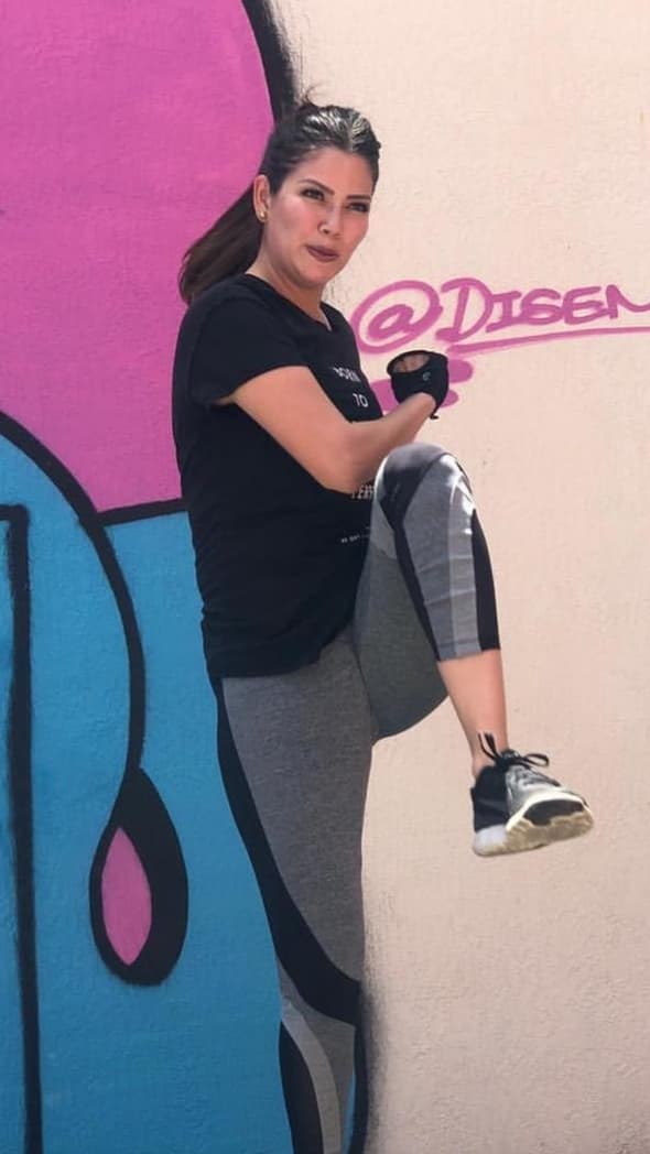 Aunque Ana estuvo un tiempo lejos de las rutinas de ejercicio, tiene varias semanas muy disciplinada, hasta la hemos visto entrenar en las calles de Miami.
<br>