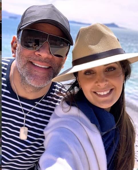 "Mayrín es hermosa… Yo creo que Eduardo se consiguió, es muy chistoso ¿no?, es muy controversial decirlo, pero sí 
<b><a href="https://www.univision.com/radio/raul-brindis/itati-cantoral-sorprende-a-todos-al-hablar-de-mayrin-villanueva-video">se encontró a una gran esposa</a></b>", dijo Cantoral al programa 
<b><a href="https://www.youtube.com/watch?v=vKENGpgG_Ws" target="_blank">'De primera mano'</a></b> sobre la actual esposa de 
<b>su exmarido, Eduardo Santamarina</b>.