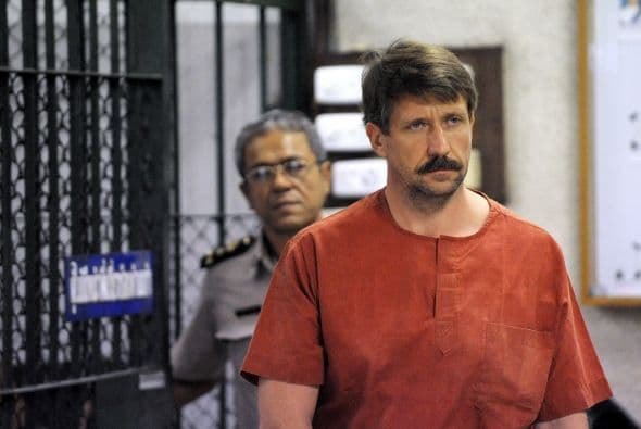 Para la analista Tatiana Stanovaia, el gobierno ruso, que se opuso a su extradición y quería que Bout volviera a Rusia, teme que el traficante revele detalles sobre la responsabilidad de Moscú en sus actividades.