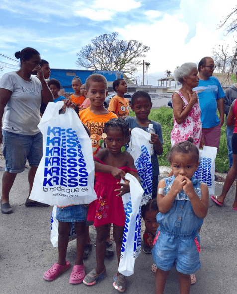 Es así como Bethenny ha compartido en su cuenta de Instagram diversas imágenes, donde aparecen los beneficiados directos de la ayuda que ella y su fundación B Strong han hecho llegar.